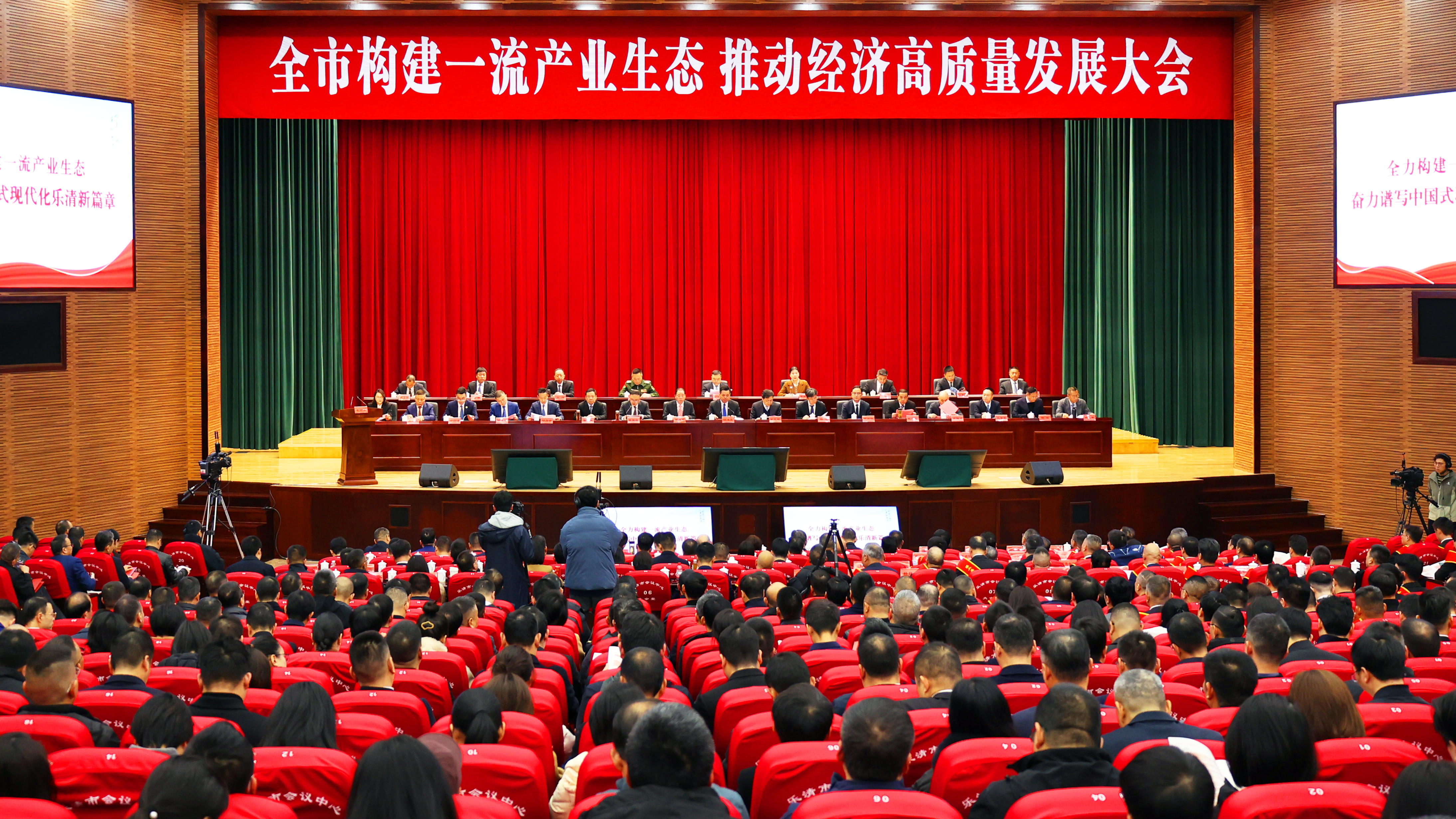 开门捷报！尊龙获多项“热辣滚烫”大奖